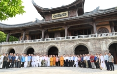 Đoàn đại biểu Ủy ban MTTQ Việt Nam TP.Hồ Chí Minh dâng hương tại chùa Tam Chúc cầu nguyện quốc thái dân an